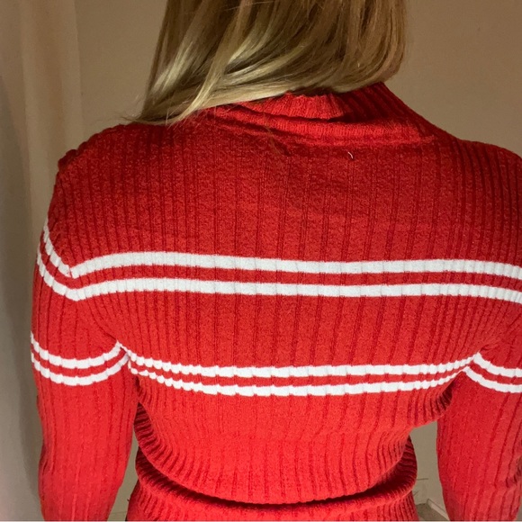 Ribbed Crop Top - Picture 2 of 10